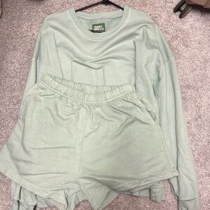 Harbor Daily Drills Sweatset